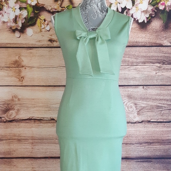 Beloved Dresses & Skirts - Sleeveless Solid Knit Body Con Dress
